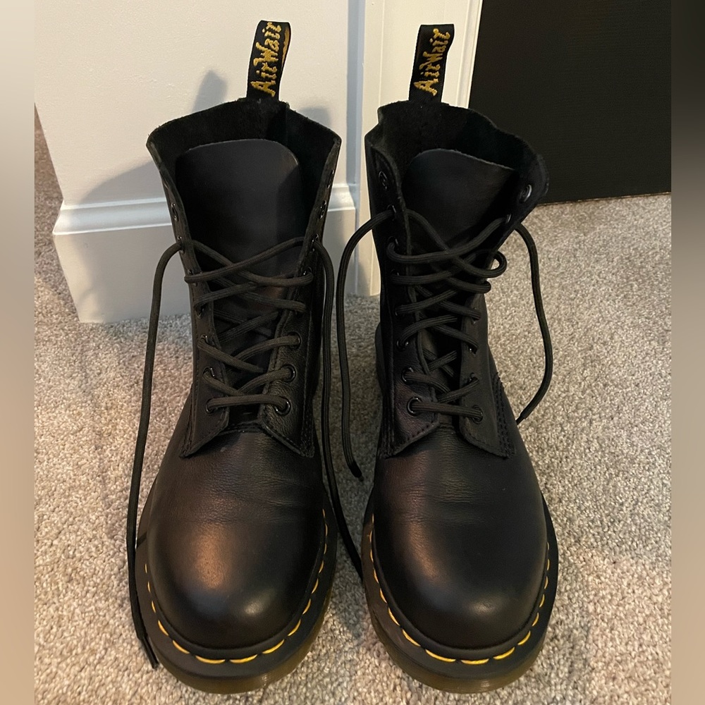 Dr. Martens 1460 Pascal Boots